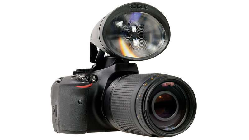 Illustration for article titled This Extra Lens Is Like a Megaphone For Your DSLR's Pop-up Flash